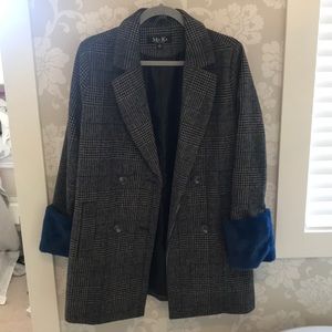Houndstooth coat with faux fur sleeves